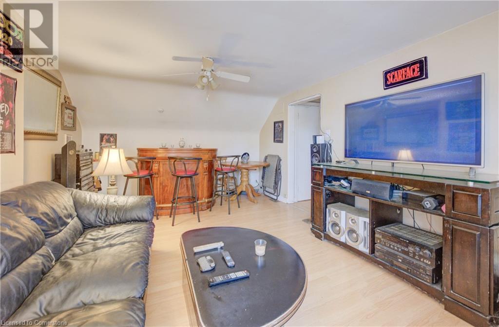 Property at 324 MAPLE Avenue image 4