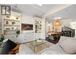 920 MONTROYAL BOULEVARD