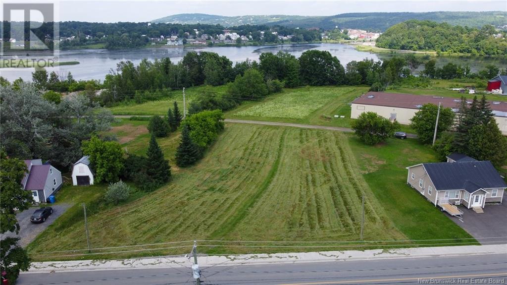170 And 174 Houlton Street, Woodstock, New Brunswick  E7M 1Z1 - Photo 2 - NB090049