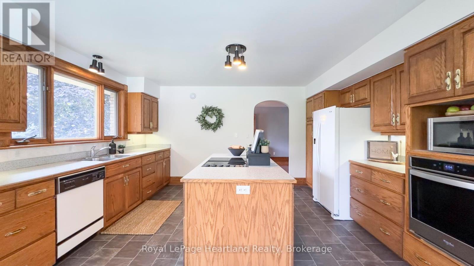 197 Warren Street, Goderich, Ontario  N7A 3W7 - Photo 13 - X11920412