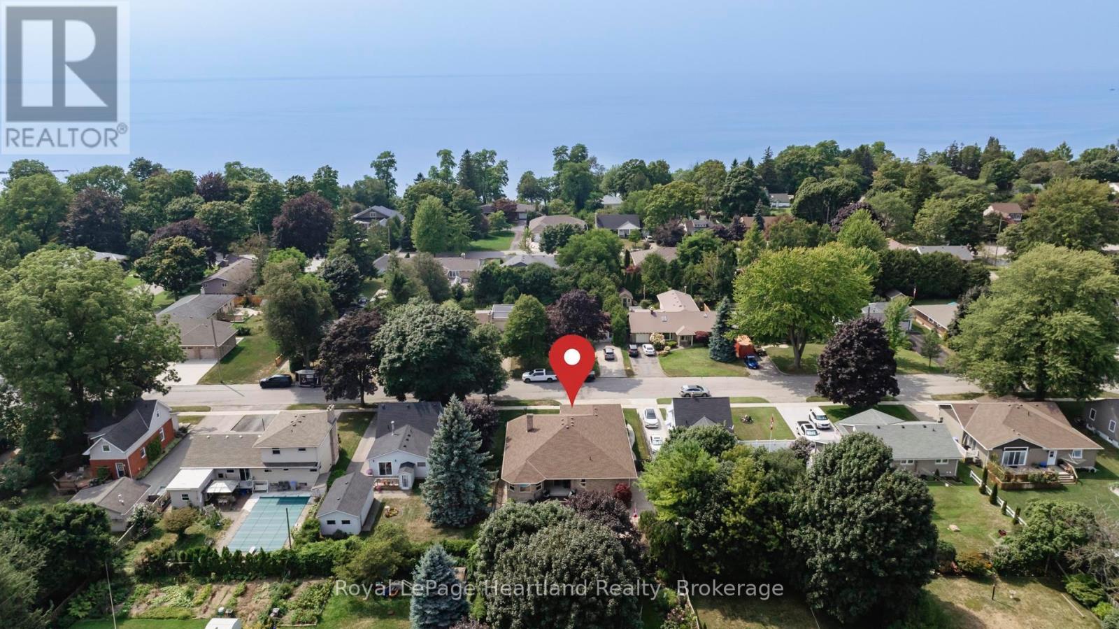 197 Warren Street, Goderich, Ontario  N7A 3W7 - Photo 2 - X11920412