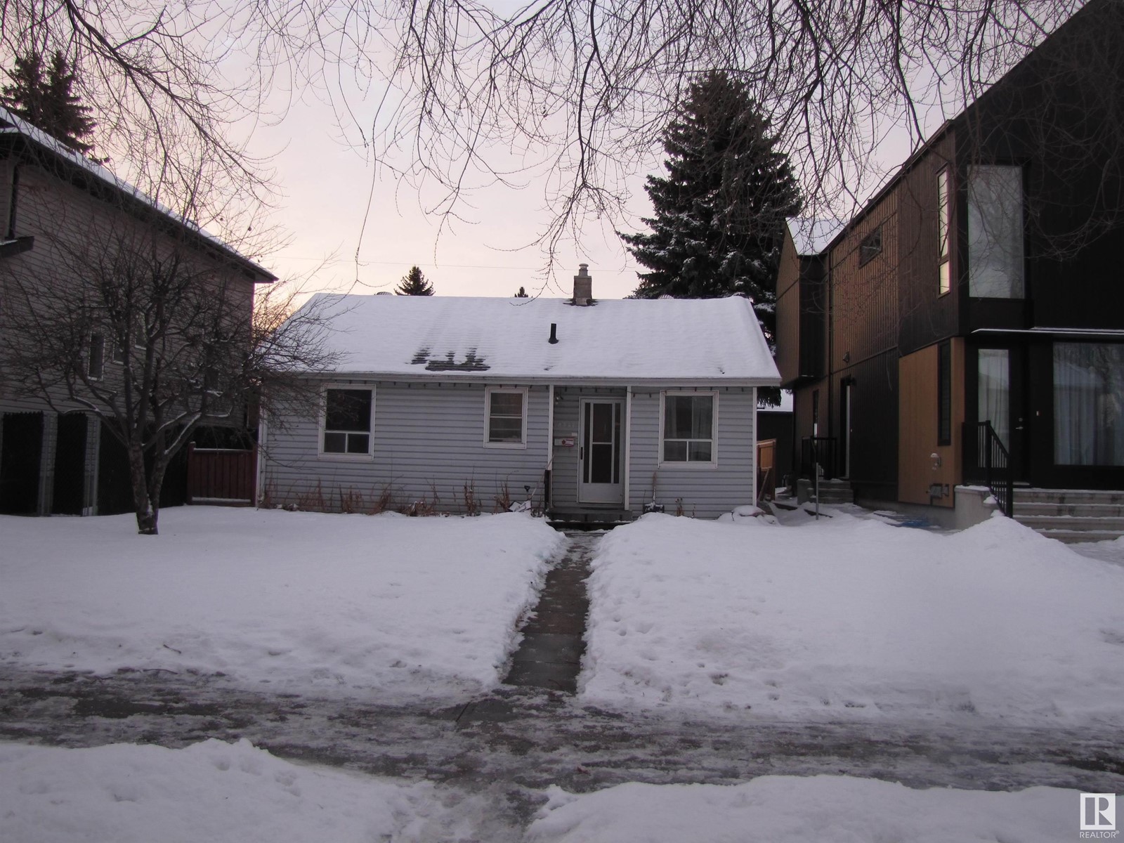 8547 81 Av Nw, Edmonton, Alberta  T6C 0W3 - Photo 2 - E4417781