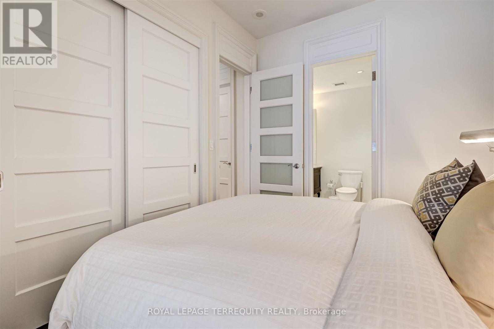 332 - 22 Leader Lane, Toronto, Ontario  M5E 0B2 - Photo 12 - C11920438