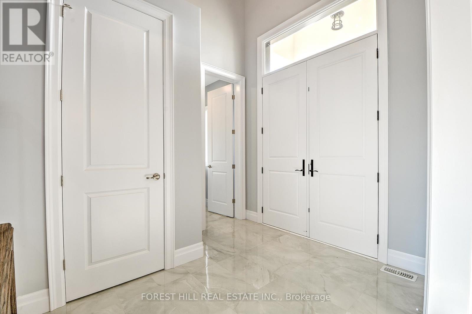 Property at 586 ORCHARDS CRESCENT image 4
