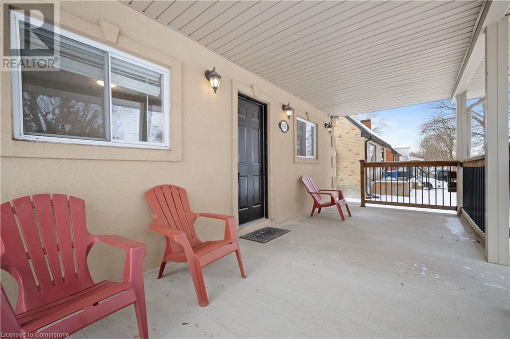 Photo 31 of 43 for 190 Rathowen Street