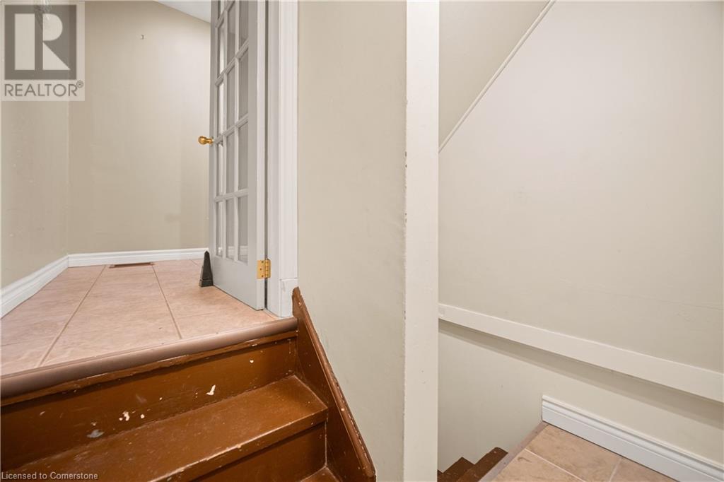 Photo 5 of 43 for 190 Rathowen Street