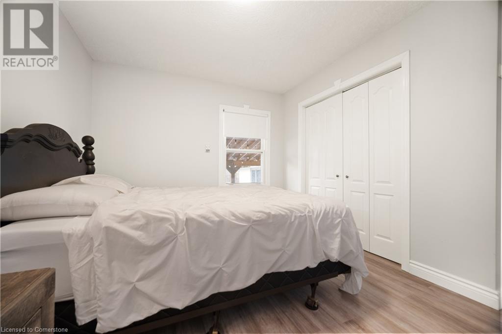 Photo 9 of 43 for 190 Rathowen Street