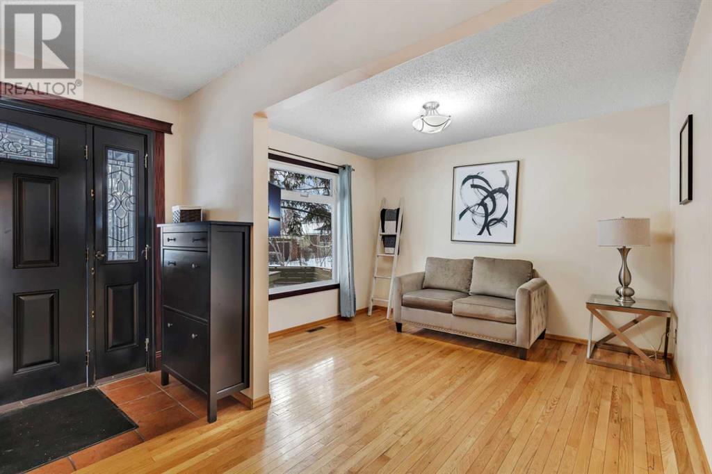 6724 Silverdale Road Nw, Calgary, Alberta  T3B 3N2 - Photo 4 - A2185218