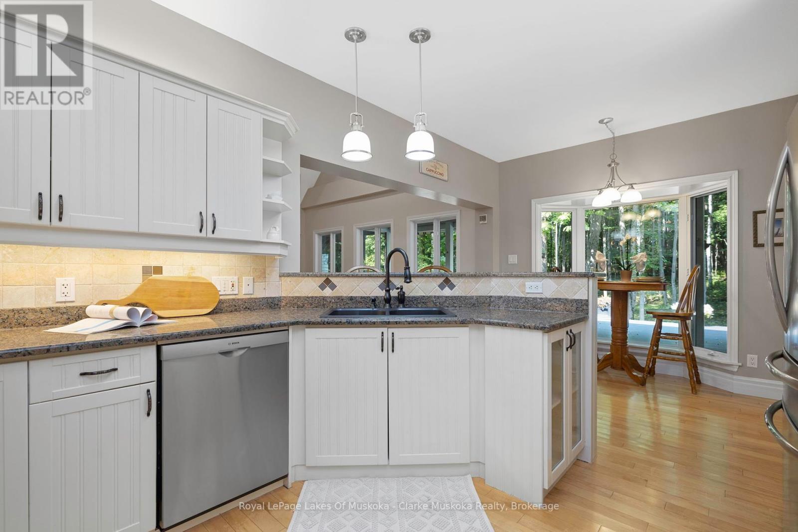 1259 Golf Course Road, Lake Of Bays, Ontario  P1H 2J6 - Photo 12 - X11920735