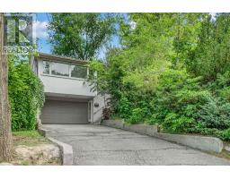 10 GREENBROOK DRIVE, Toronto, Ontario