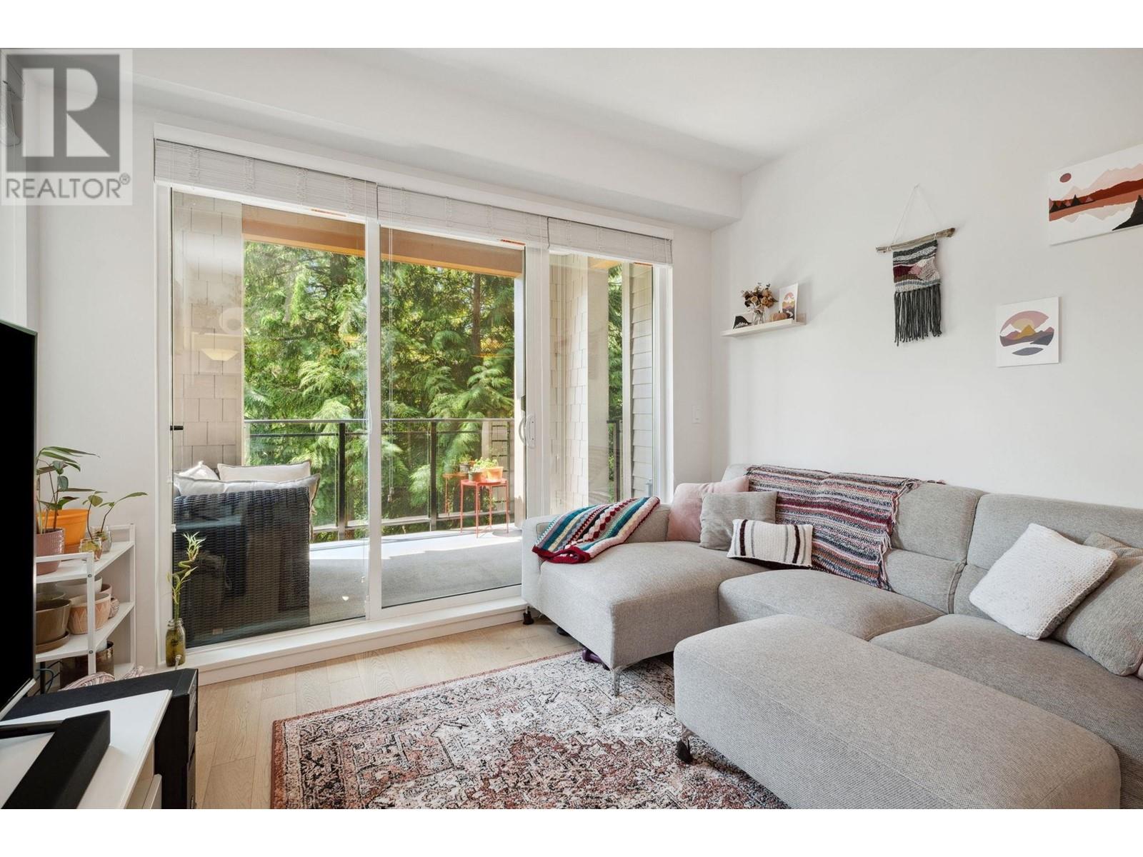 305 3399 Noel Drive, Burnaby, British Columbia  V3J 0G8 - Photo 4 - R2955261