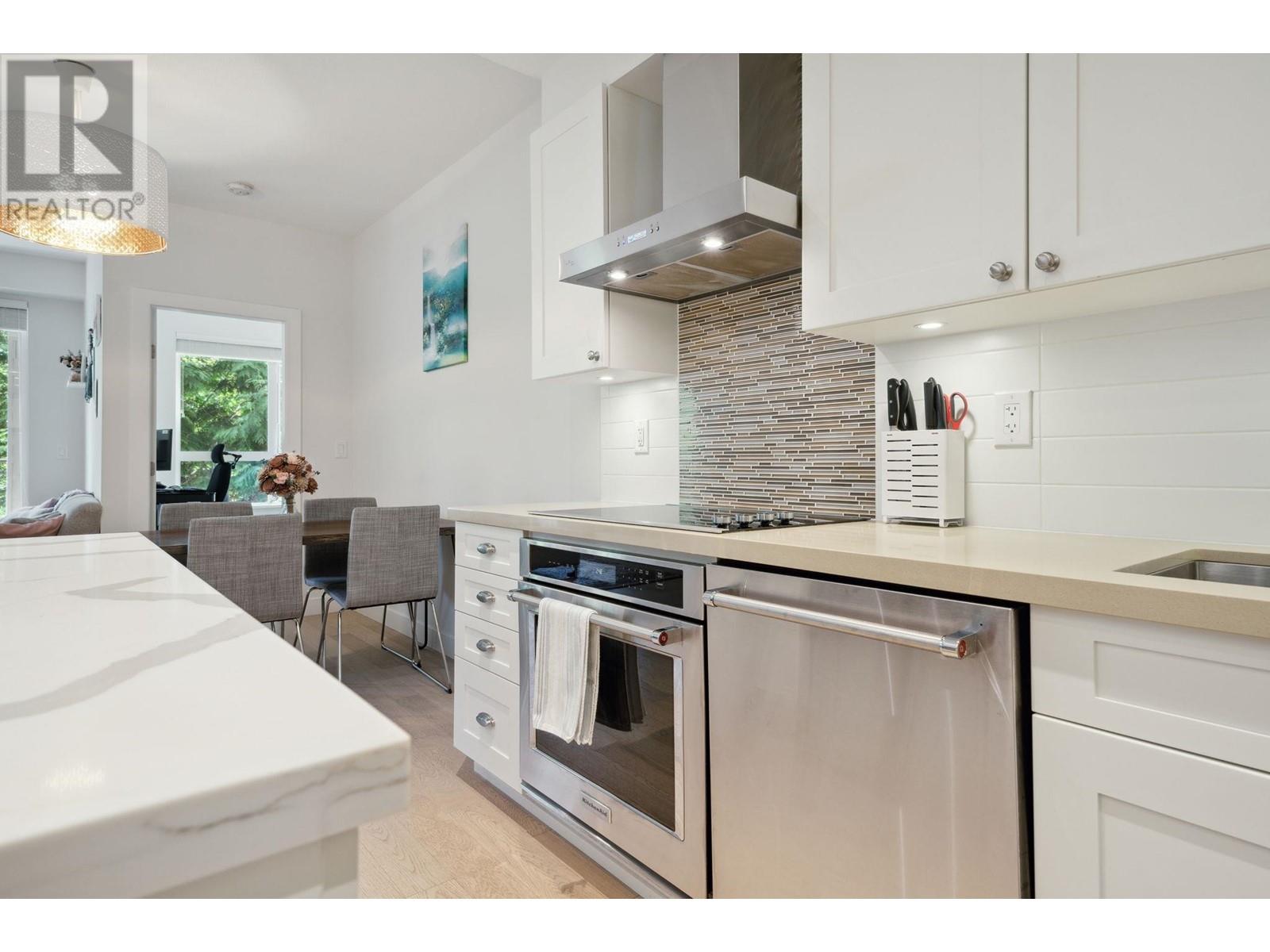305 3399 Noel Drive, Burnaby, British Columbia  V3J 0G8 - Photo 7 - R2955261