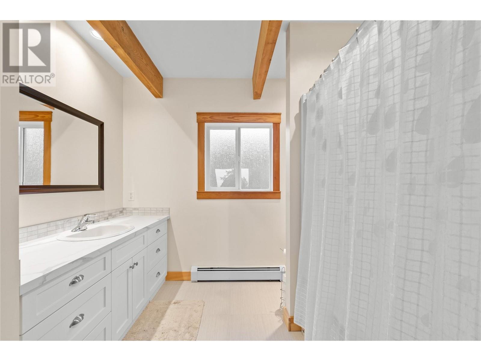 Property at 1461 16 Street NE image 1