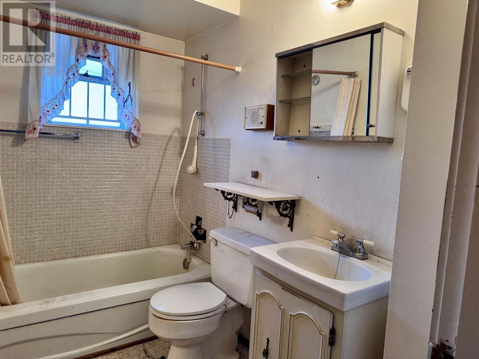 1417 E 20th Avenue, Vancouver, British Columbia  V5N 2K5 - Photo 8 - R2955275