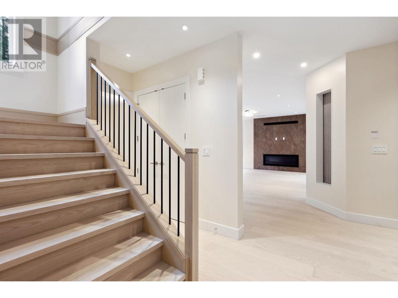 3529 Anne Macdonald Way, North Vancouver, British Columbia  V7G 2S7 - Photo 11 - R2955285