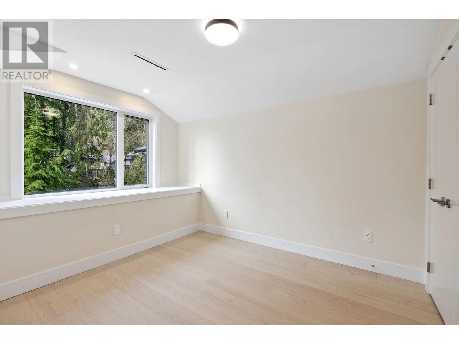 3529 Anne Macdonald Way, North Vancouver, British Columbia  V7G 2S7 - Photo 28 - R2955285