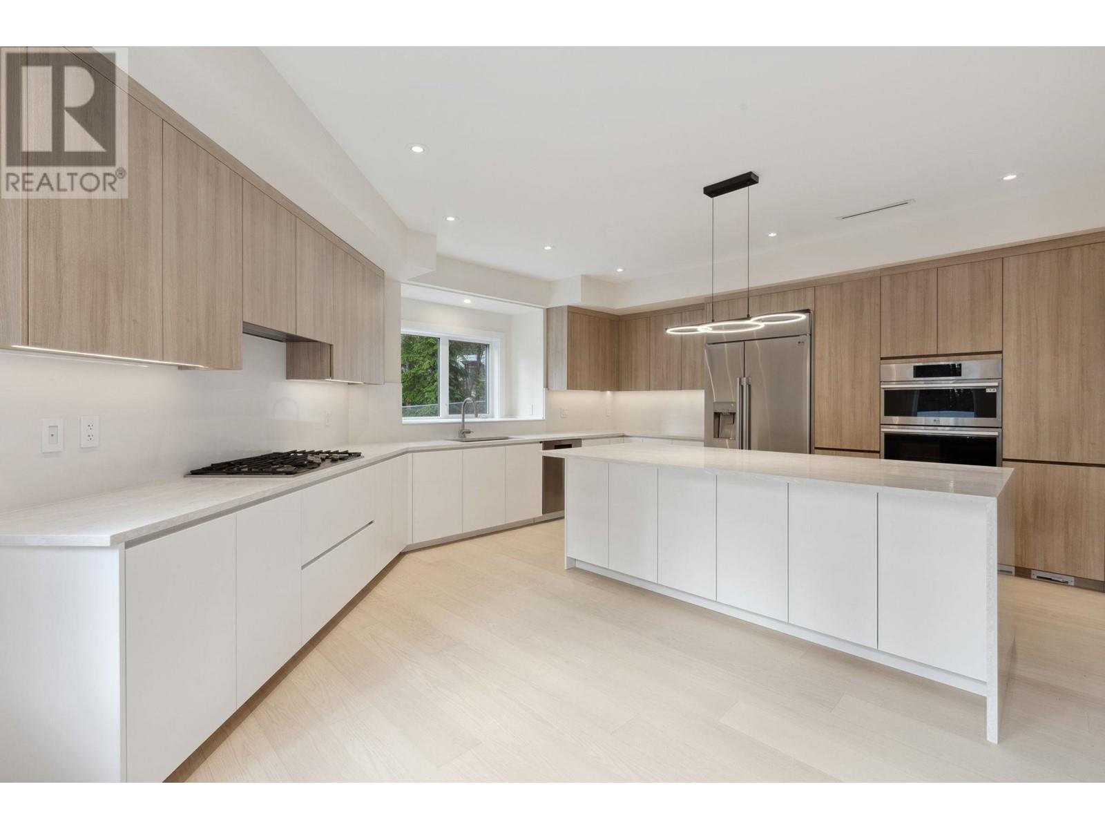 3529 Anne Macdonald Way, North Vancouver, British Columbia  V7G 2S7 - Photo 4 - R2955285