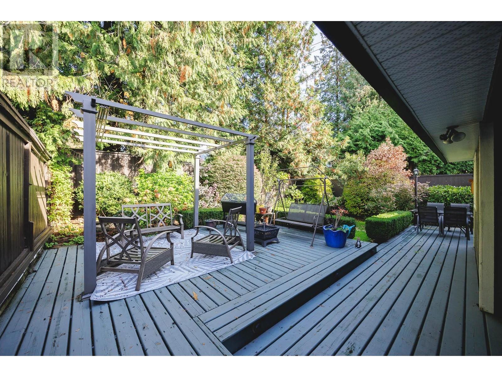 1212 Plateau Drive, North Vancouver, British Columbia  V7P 2J4 - Photo 32 - R2955299