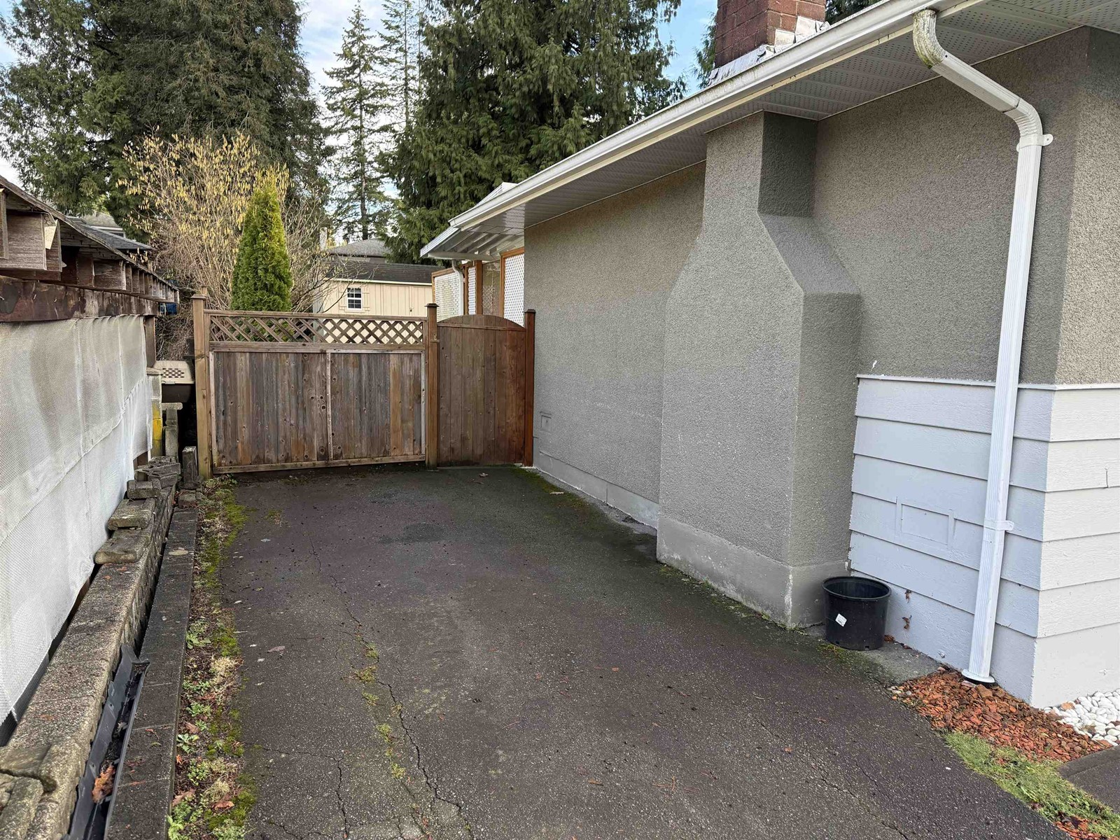 11250 Lansdowne Drive, Surrey, British Columbia  V3R 4Z7 - Photo 4 - R2955195