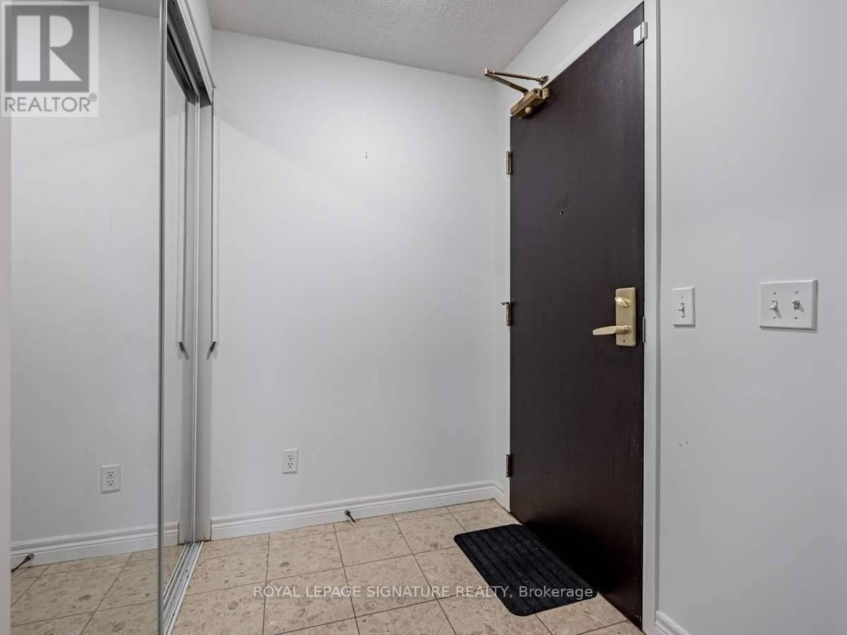 Property at 3906 - 30 GRAND TRUNK CRESCENT image 2
