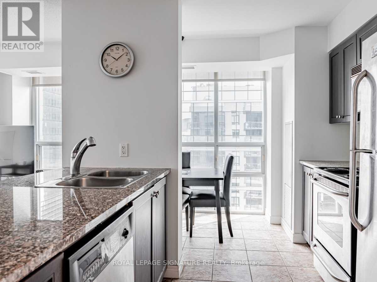 Property at 3906 - 30 GRAND TRUNK CRESCENT image 4
