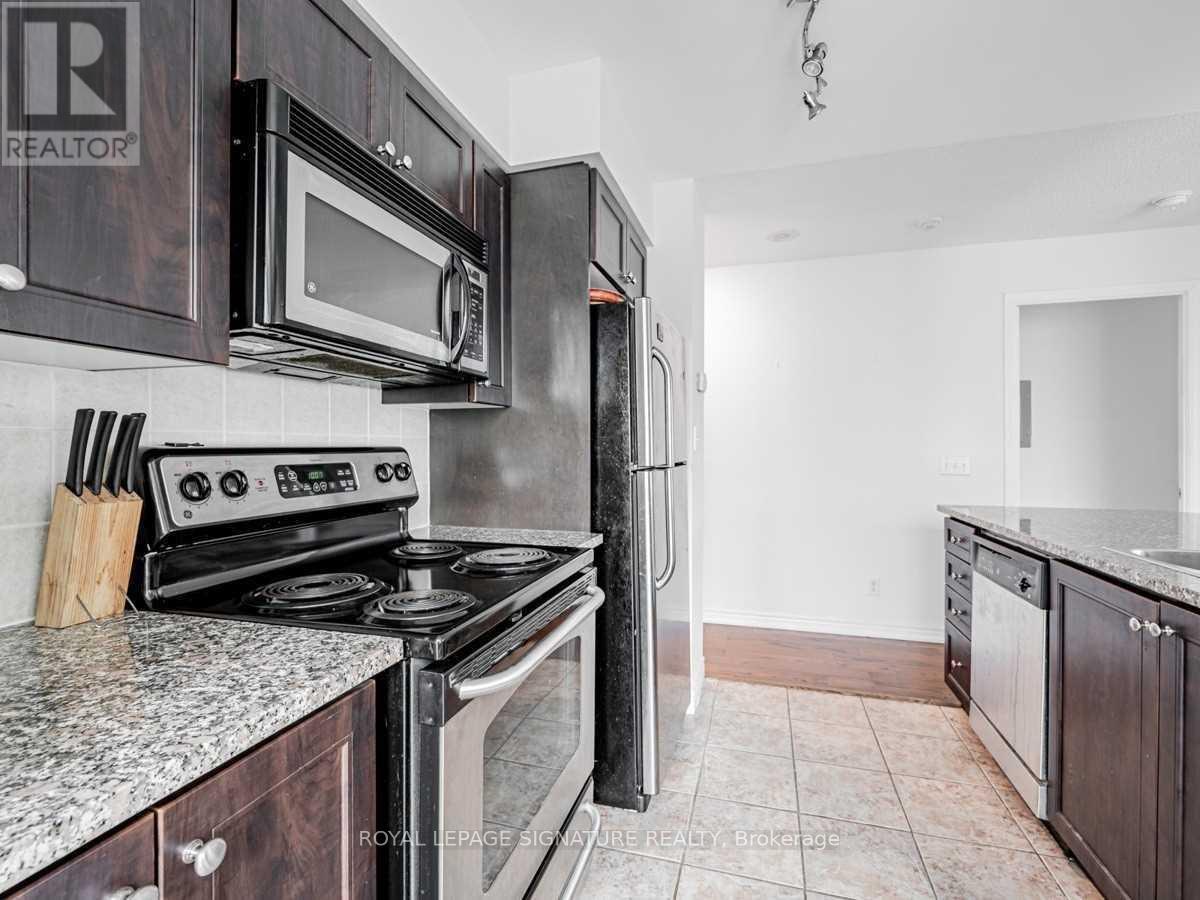 Property at 3906 - 30 GRAND TRUNK CRESCENT image 5