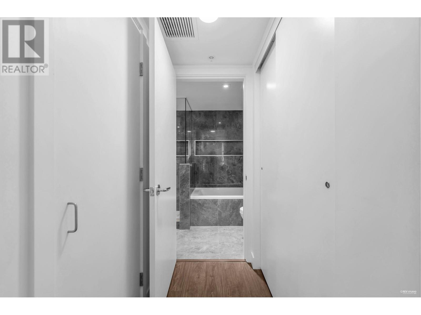 Listing Picture 20 of 29 : 504 6320 NO. 3 ROAD, Richmond / 烈治文 - 魯藝地產 Yvonne Lu Group - MLS Medallion Club Member