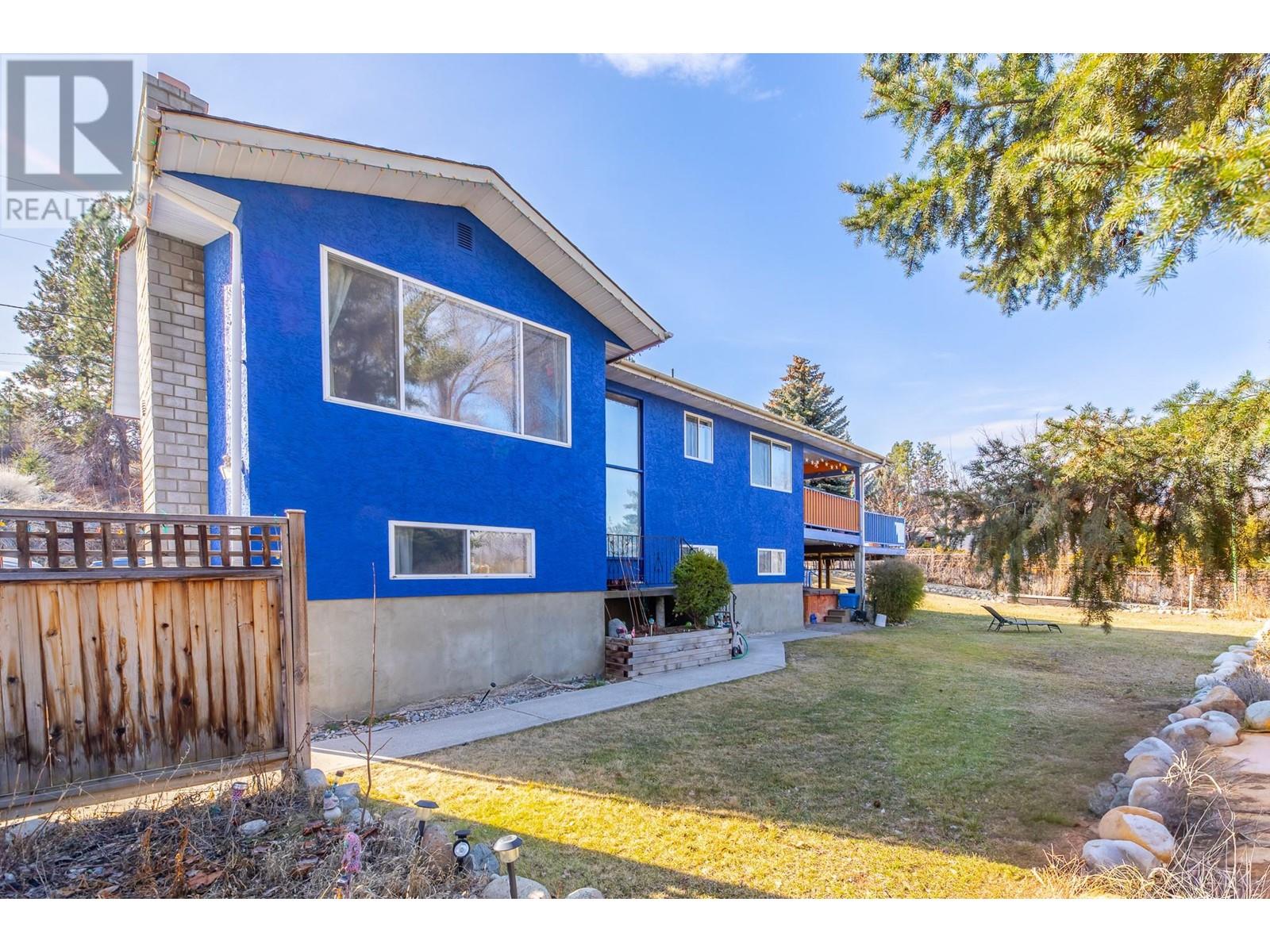 Property at 10811 Dunham Crescent image 3