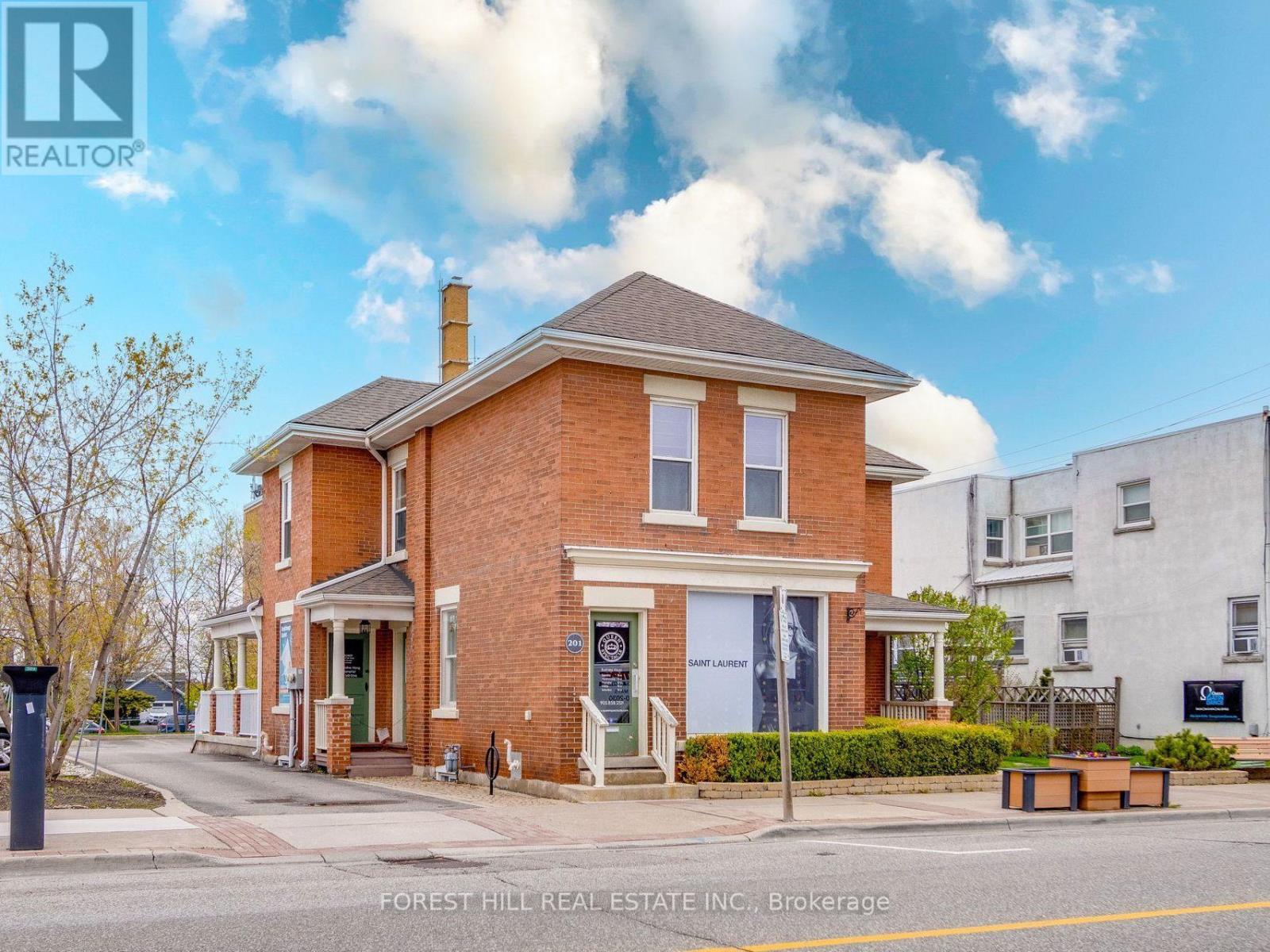 201 QUEEN STREET S Mississauga (Streetsville), ON L5M 1L4