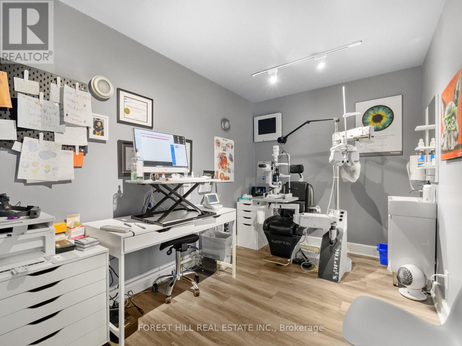201 QUEEN STREET S Mississauga (Streetsville), ON L5M 1L4