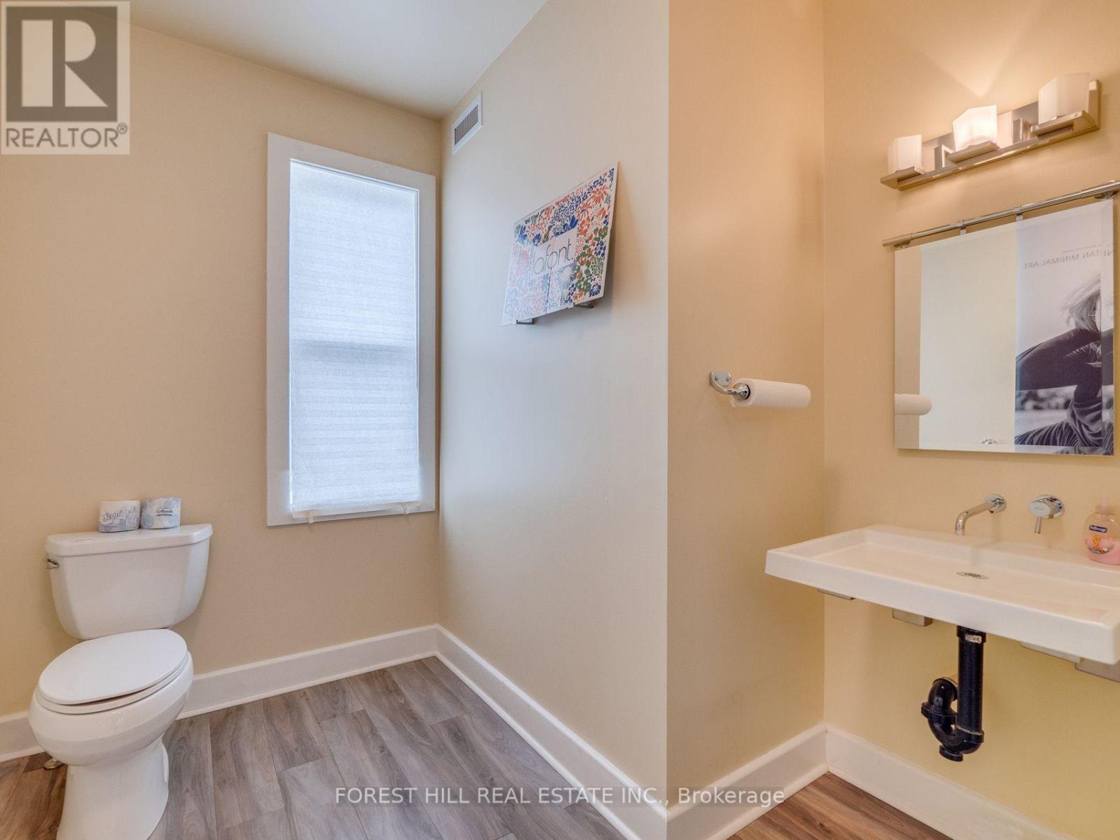 201 QUEEN STREET S Mississauga (Streetsville), ON L5M 1L4