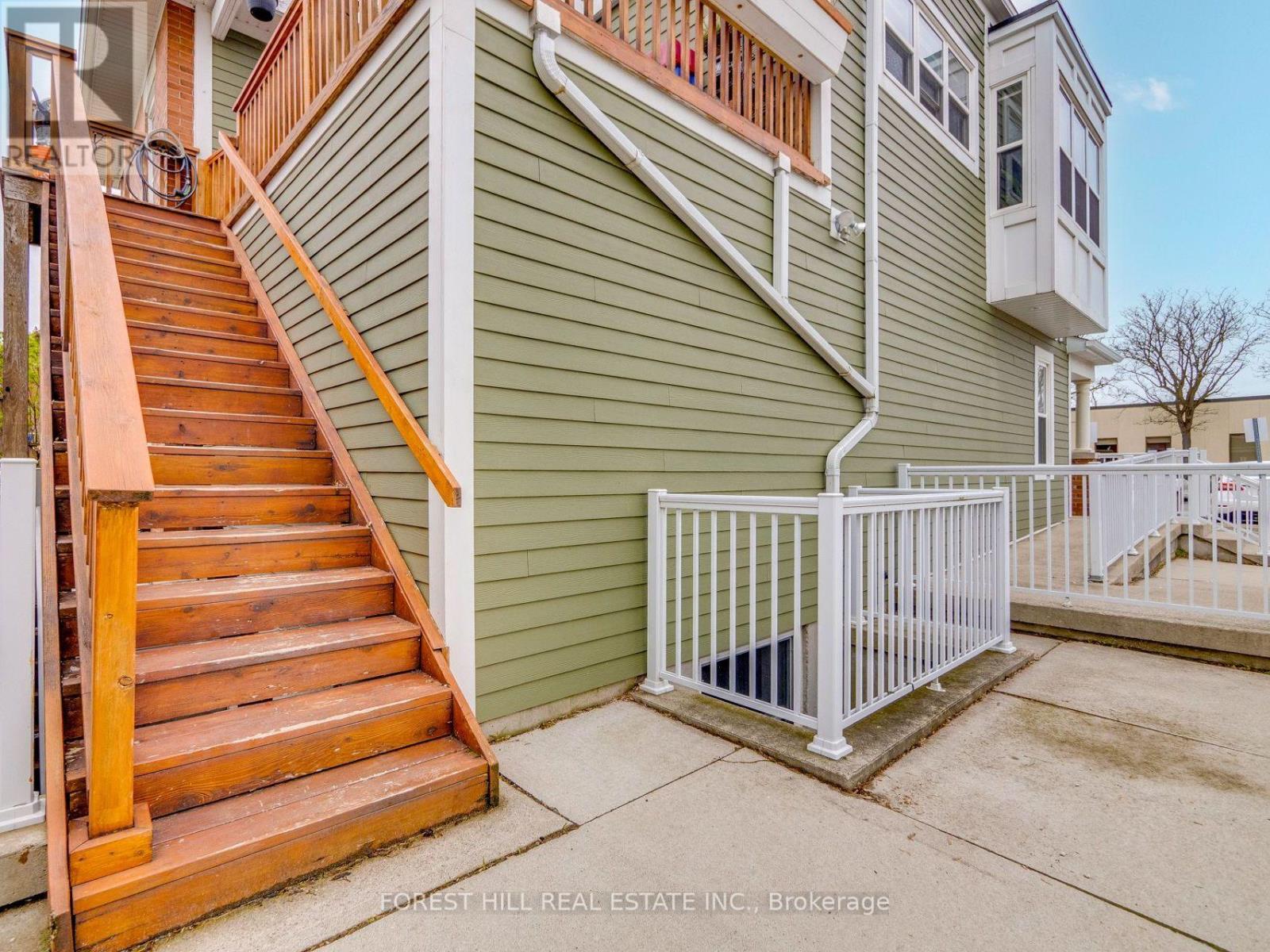 201 QUEEN STREET S Mississauga (Streetsville), ON L5M 1L4