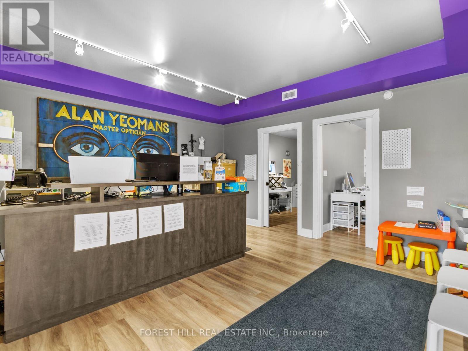 201 QUEEN STREET S Mississauga (Streetsville), ON L5M 1L4