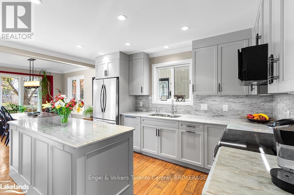 125 Pioneer Lane, Blue Mountains, Ontario  L9Y 0M6 - Photo 6 - X10439361