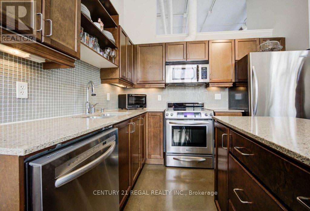 Property at 102 - 404 KING STREET W image 2
