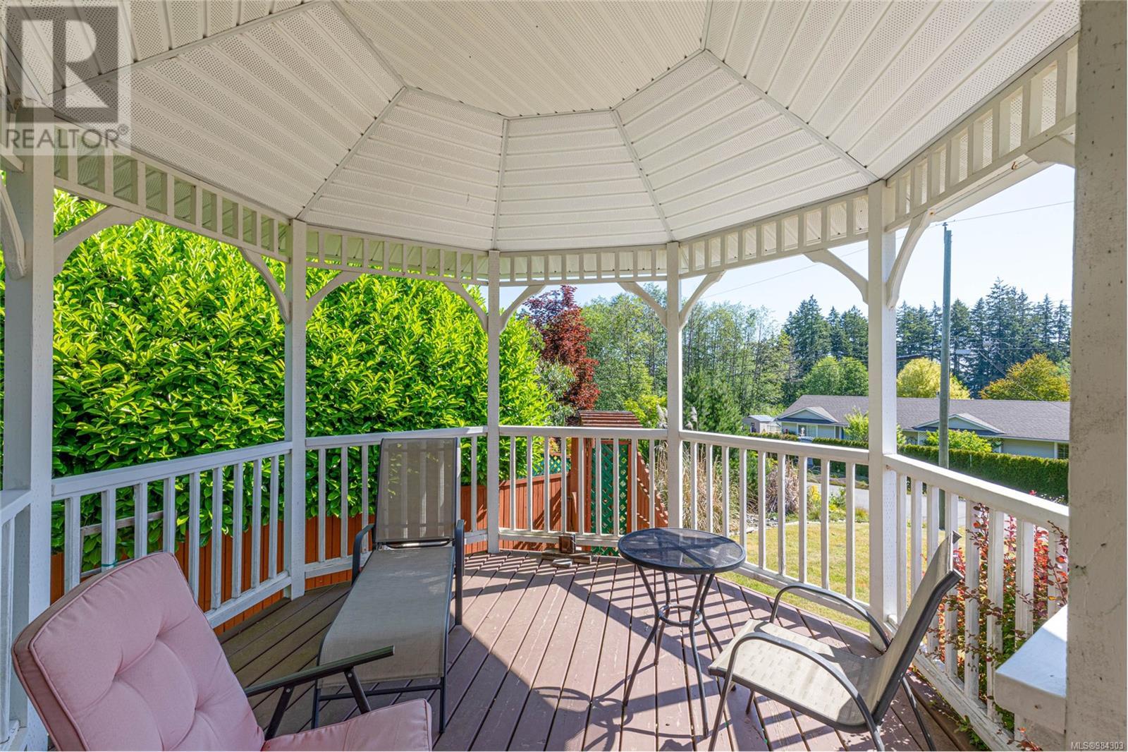Property at 132 Bayridge Pl image 2