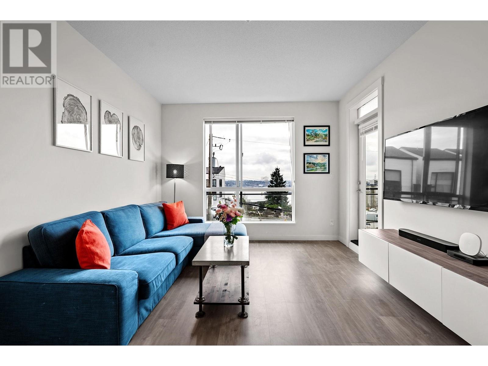 204 625 E 3rd Street, North Vancouver, British Columbia  V7L 1G6 - Photo 2 - R2955316