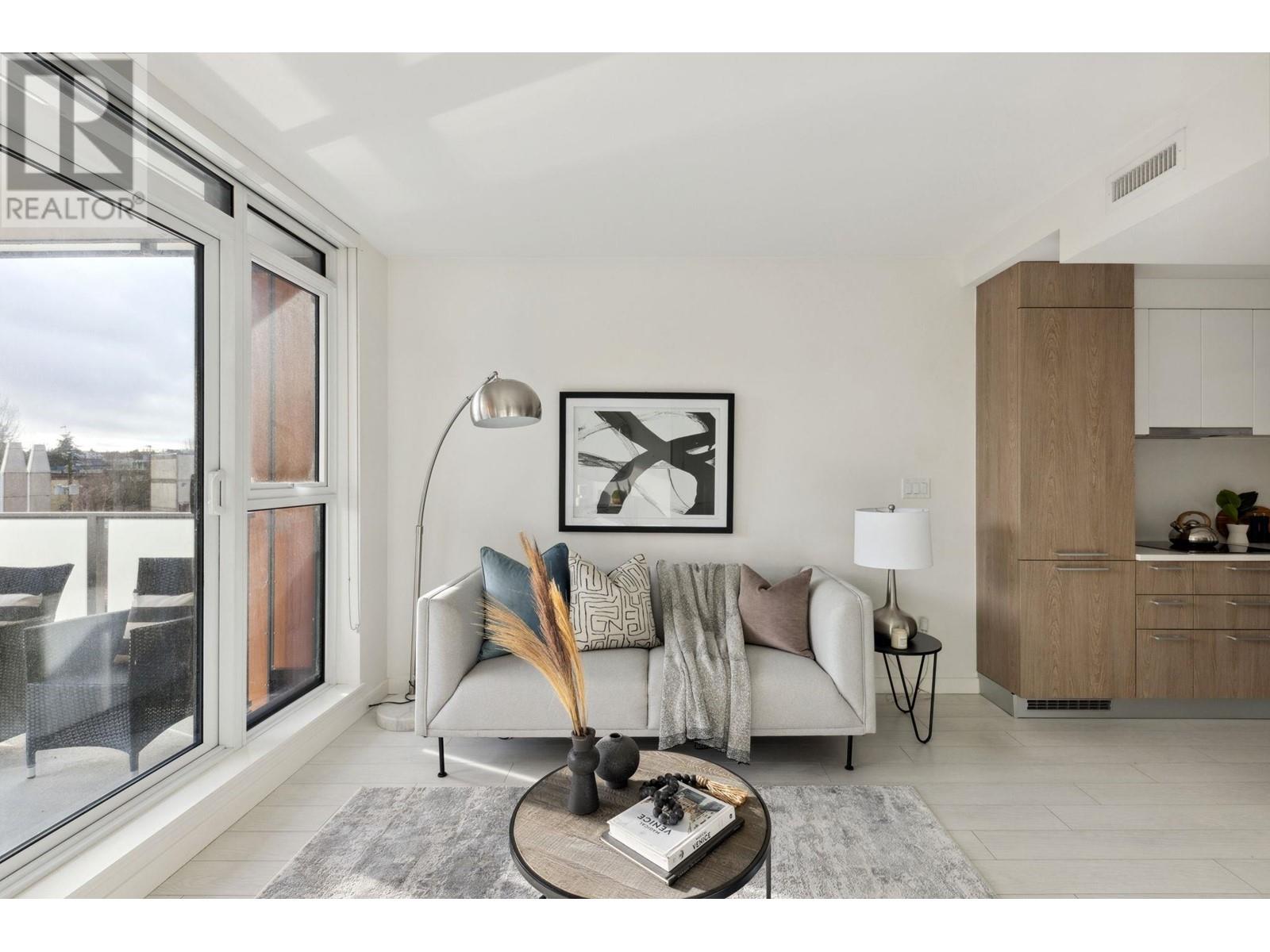 Listing Picture 2 of 40 : 508 285 E 10TH AVENUE, Vancouver / 溫哥華 - 魯藝地產 Yvonne Lu Group - MLS Medallion Club Member