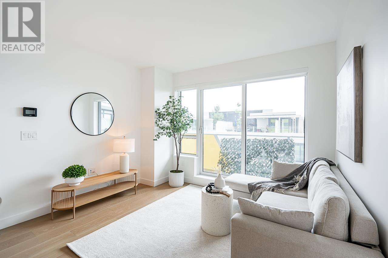 Listing Picture 2 of 33 : 711 5788 GILBERT ROAD, Richmond / 烈治文 - 魯藝地產 Yvonne Lu Group - MLS Medallion Club Member
