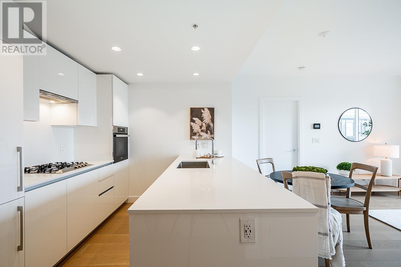 Listing Picture 9 of 33 : 711 5788 GILBERT ROAD, Richmond / 烈治文 - 魯藝地產 Yvonne Lu Group - MLS Medallion Club Member