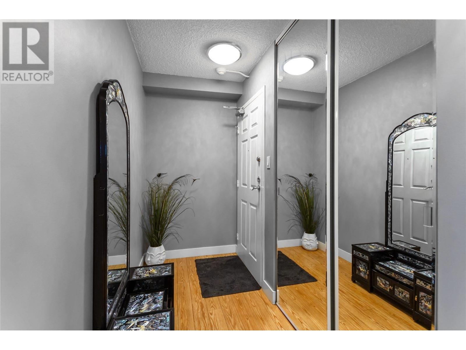 903 47 Agnes Street, New Westminster, British Columbia V3L 1E2 - Photo 2 - R2955344