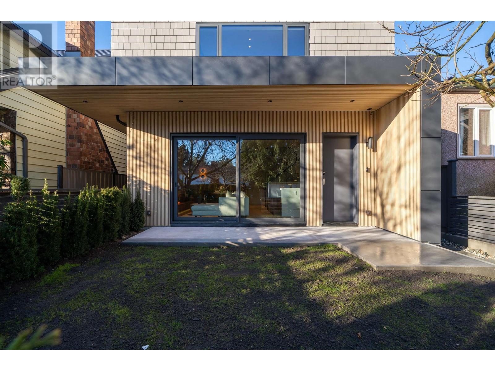 2 5937 Holland Street, Vancouver, British Columbia  V6N 2B2 - Photo 2 - R2955352