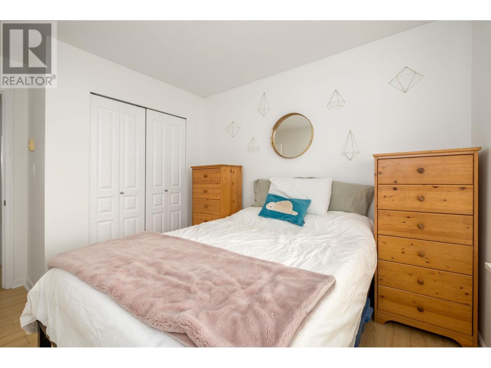 Listing Picture 14 of 23 : 207 9288 UNIVERSITY CRESCENT, Burnaby / 本拿比 - 魯藝地產 Yvonne Lu Group - MLS Medallion Club Member