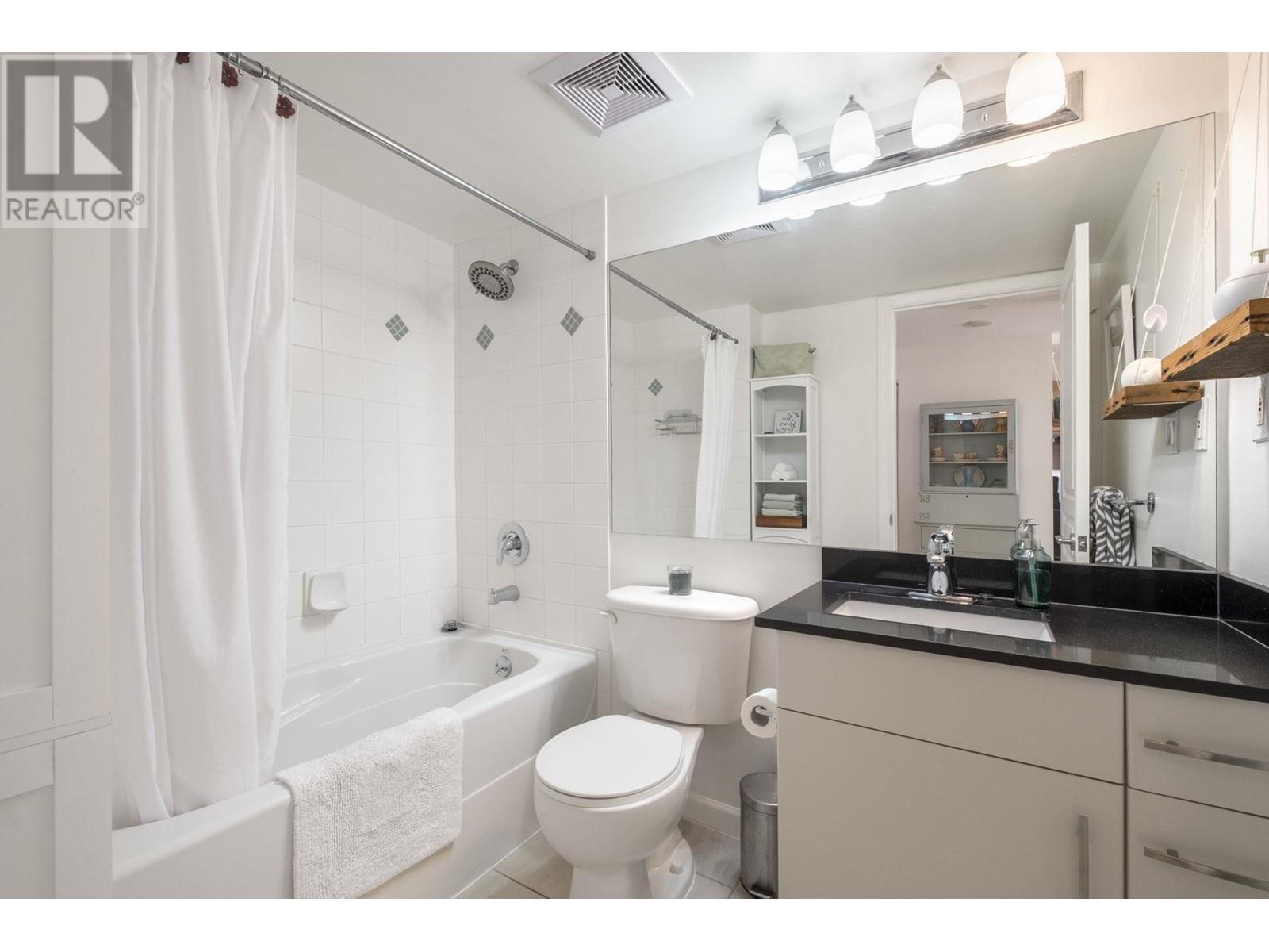 Listing Picture 18 of 23 : 207 9288 UNIVERSITY CRESCENT, Burnaby / 本拿比 - 魯藝地產 Yvonne Lu Group - MLS Medallion Club Member
