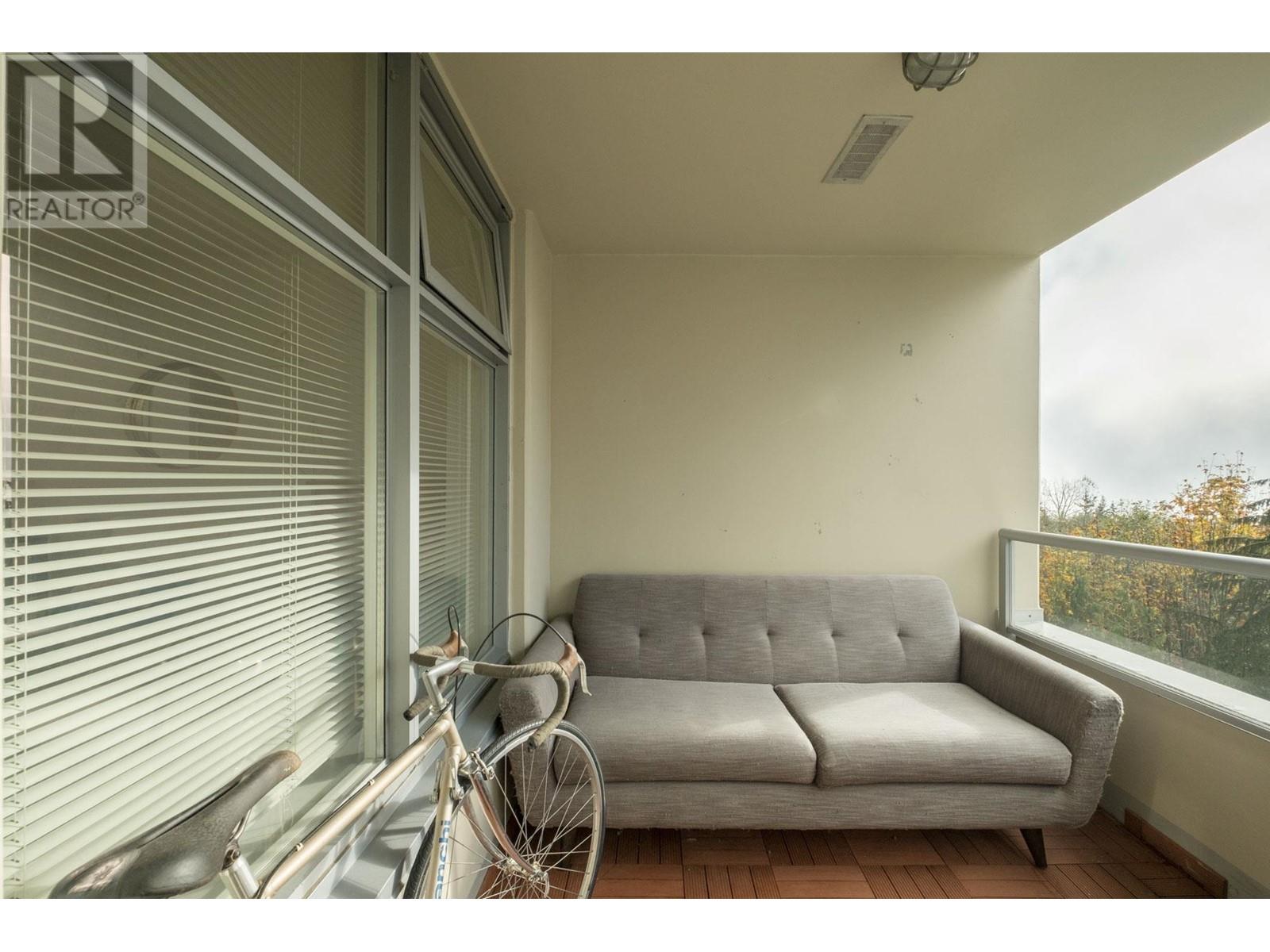 Listing Picture 21 of 23 : 207 9288 UNIVERSITY CRESCENT, Burnaby / 本拿比 - 魯藝地產 Yvonne Lu Group - MLS Medallion Club Member