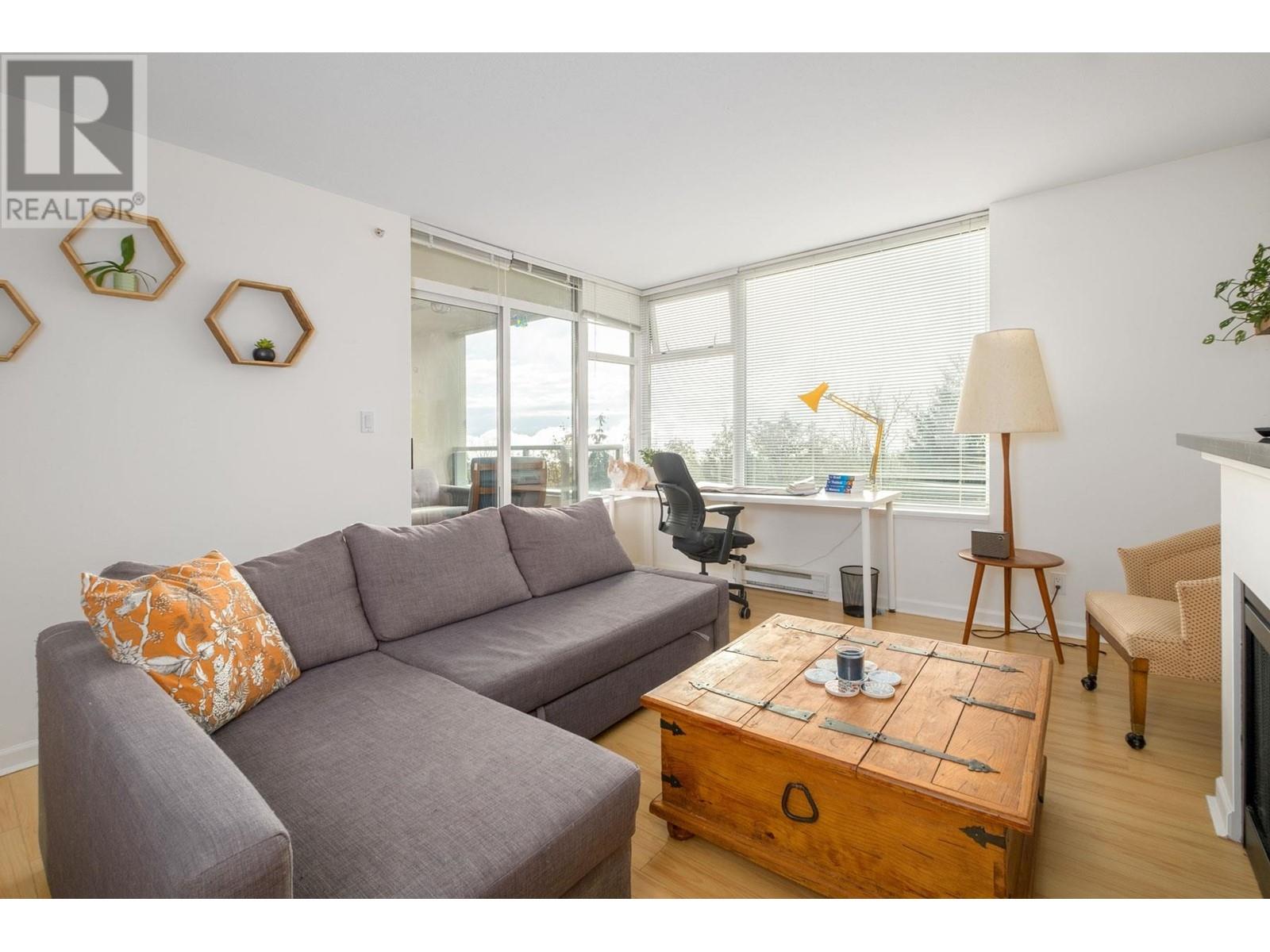 Listing Picture 5 of 23 : 207 9288 UNIVERSITY CRESCENT, Burnaby / 本拿比 - 魯藝地產 Yvonne Lu Group - MLS Medallion Club Member
