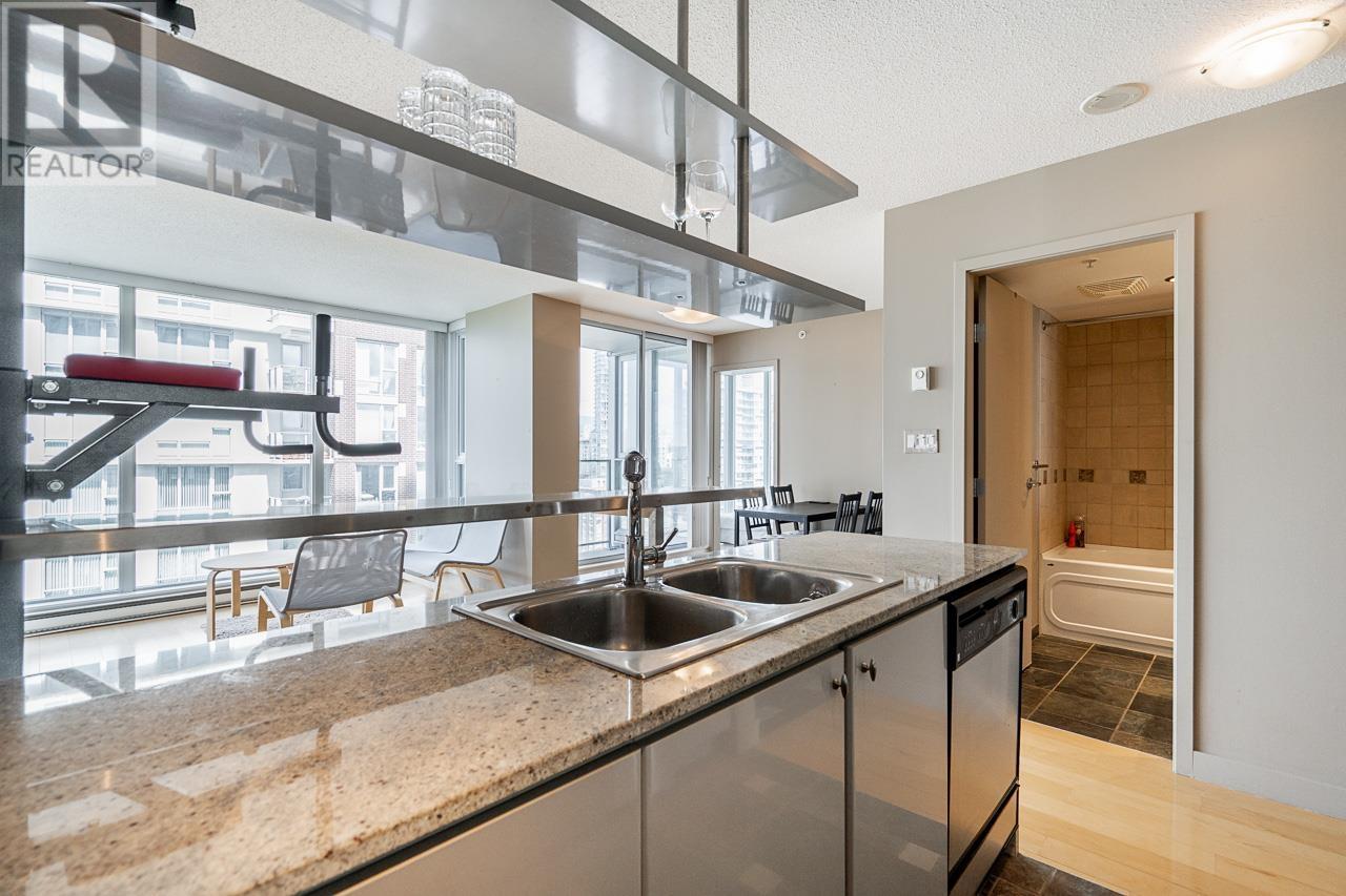 Listing Picture 7 of 31 : 2508 1495 RICHARDS STREET, Vancouver / 溫哥華 - 魯藝地產 Yvonne Lu Group - MLS Medallion Club Member