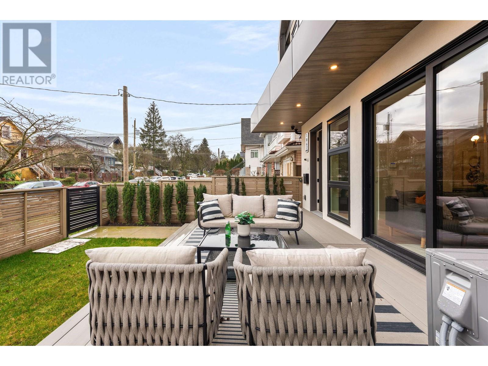 2 1067 E 14th Avenue, Vancouver, British Columbia V5T 2P1 - Photo 1 - R2955453