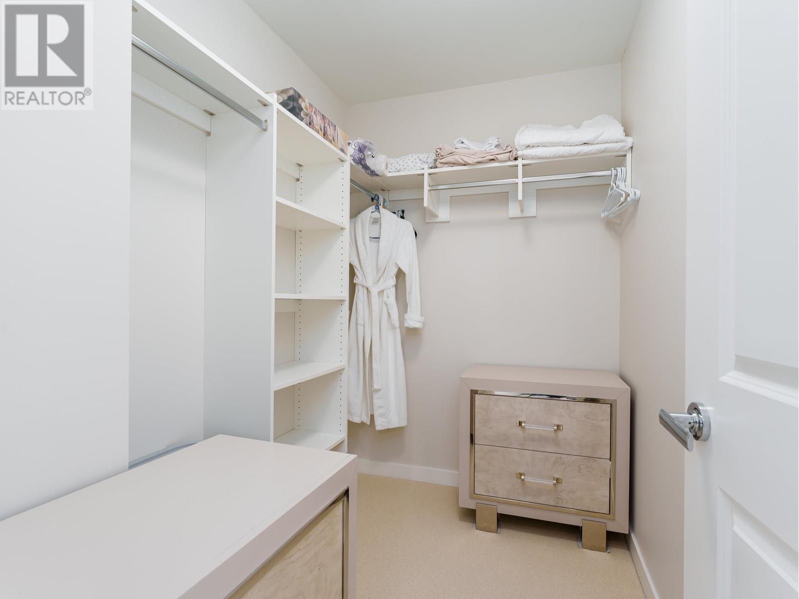 Listing Picture 14 of 24 : 206 3533 ROSS DRIVE, Vancouver / 溫哥華 - 魯藝地產 Yvonne Lu Group - MLS Medallion Club Member