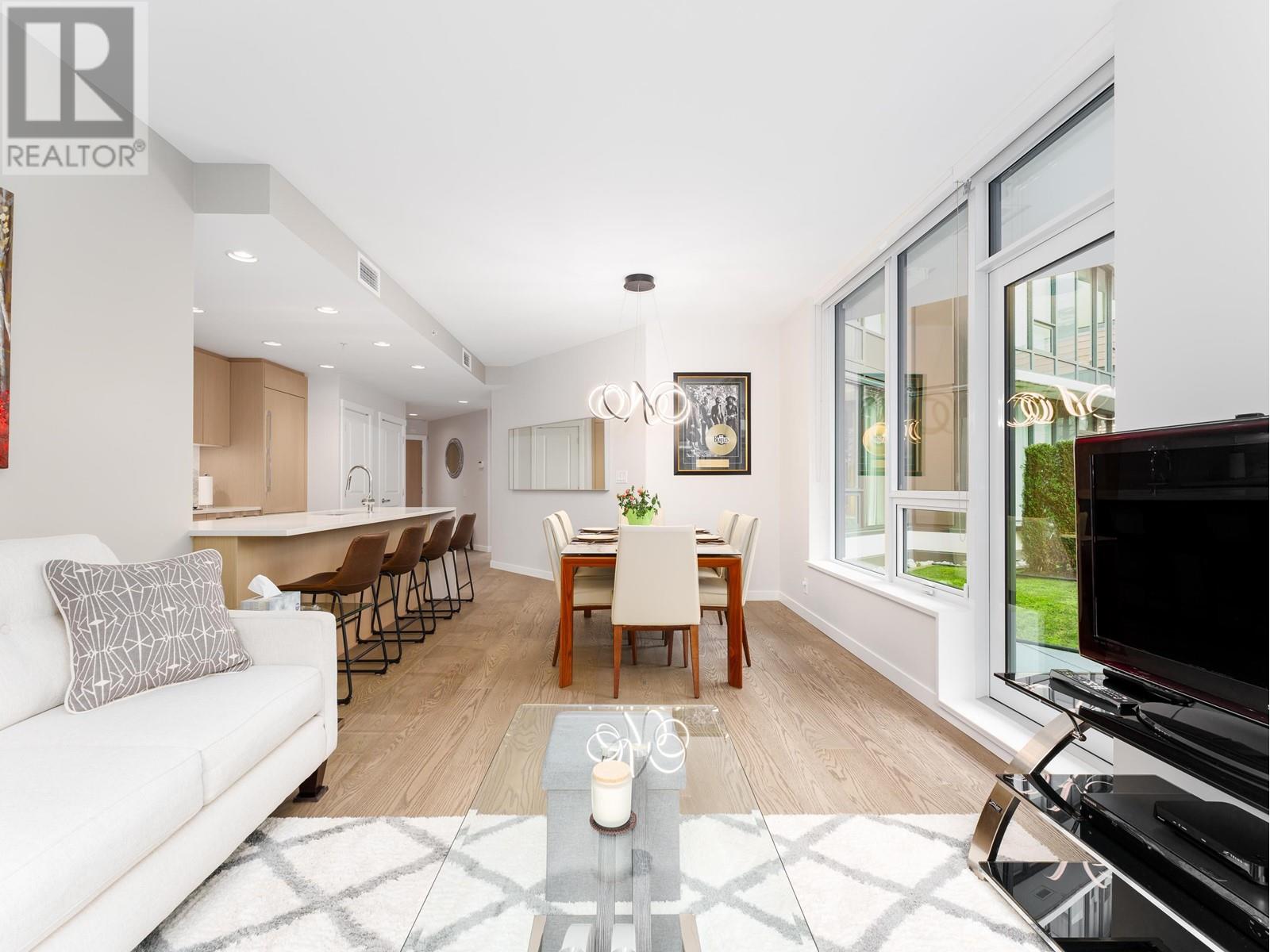 Listing Picture 2 of 24 : 206 3533 ROSS DRIVE, Vancouver / 溫哥華 - 魯藝地產 Yvonne Lu Group - MLS Medallion Club Member